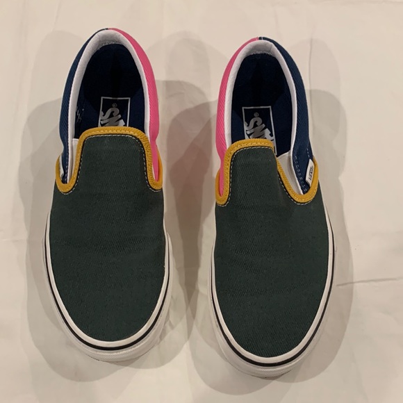 Multi colored vans. Size Women’s 6.5, Men’s 5. Never been worn - Picture 2 of 3